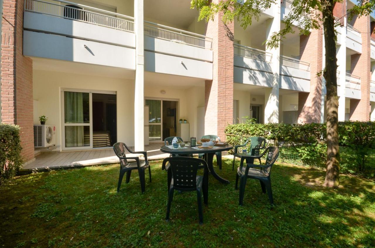 אפרטהוטל ביביונה Residenza Al Parco מראה חיצוני תמונה